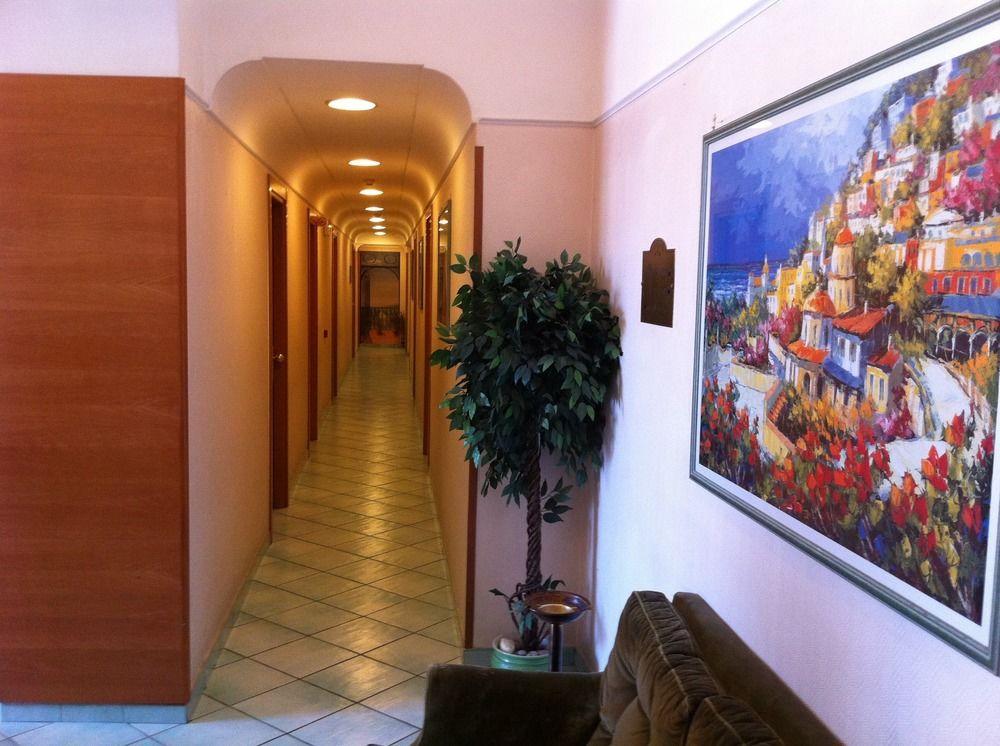 Hotel Potenza Napels Buitenkant foto