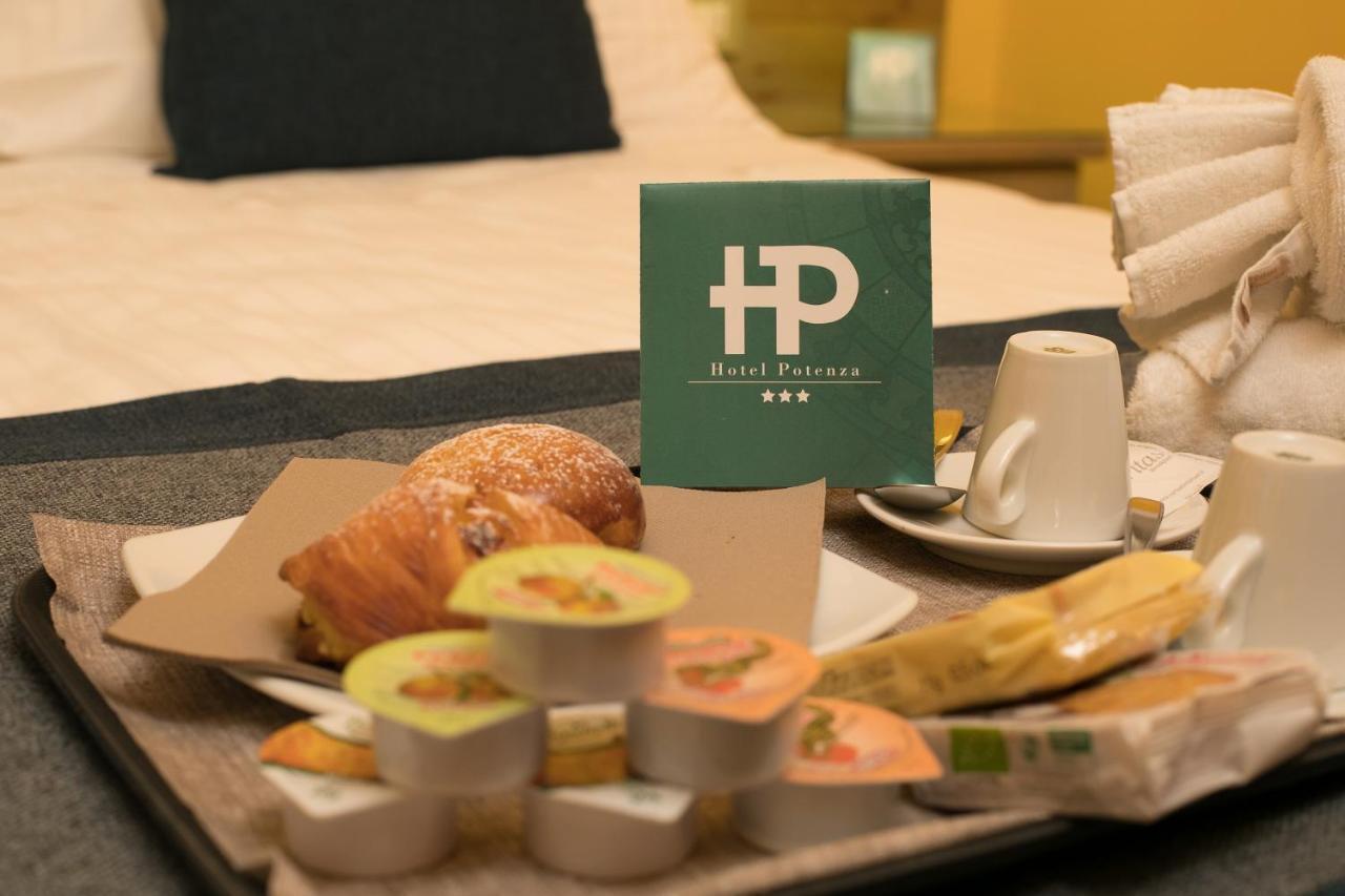 Hotel Potenza Napels Buitenkant foto