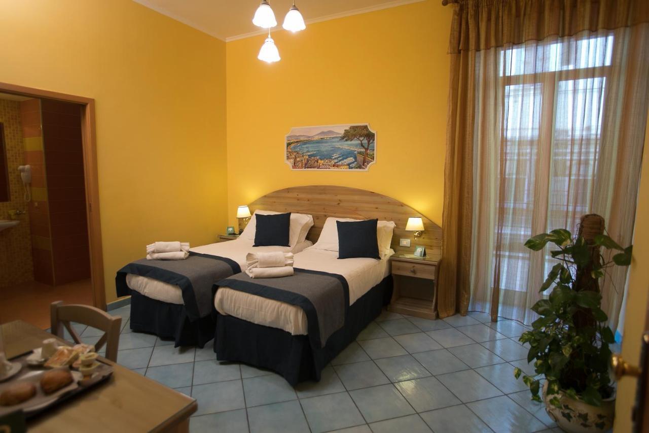 Hotel Potenza Napels Buitenkant foto
