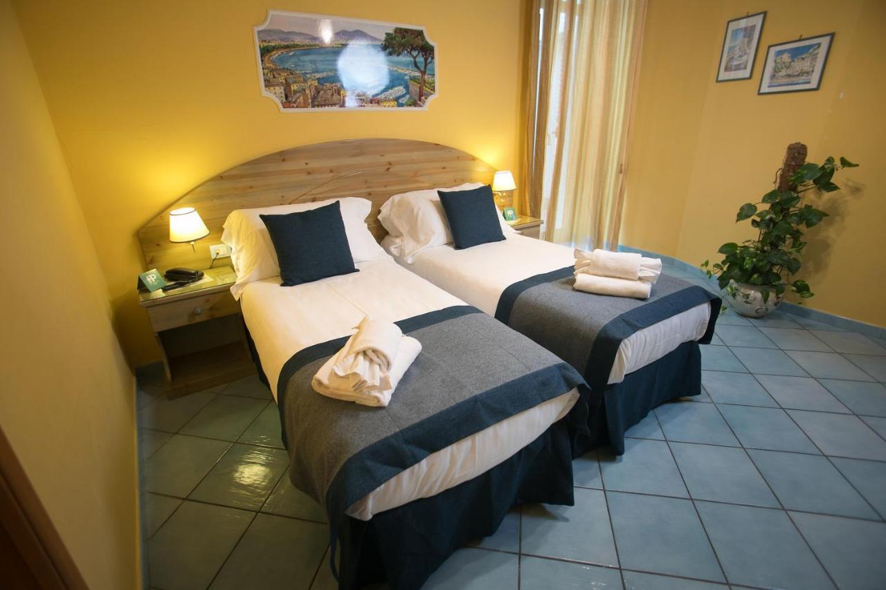 Hotel Potenza Napels Buitenkant foto
