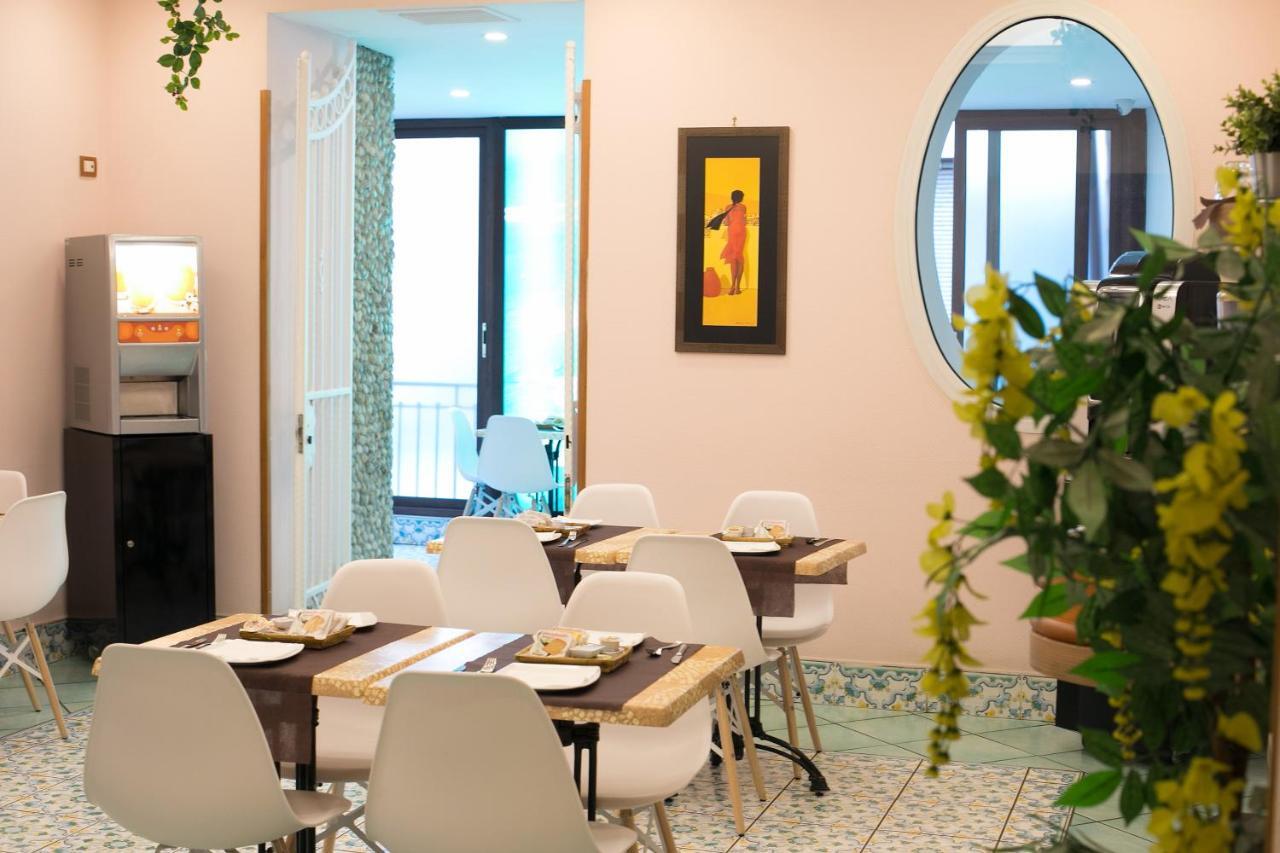 Hotel Potenza Napels Buitenkant foto