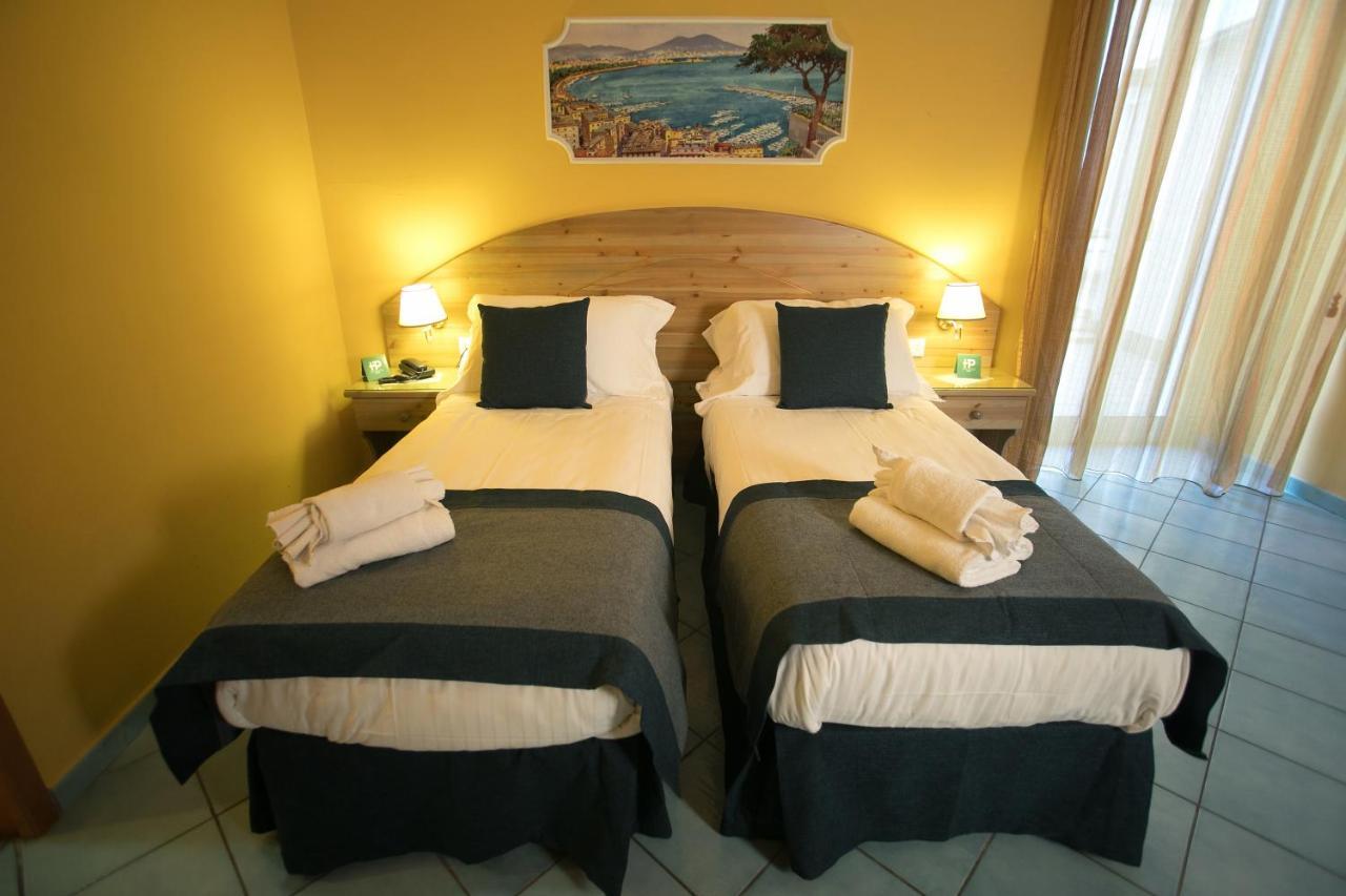 Hotel Potenza Napels Buitenkant foto